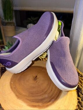 OOFOS OOmg eeZee Purple Wash Recovery Shoes Women’s Size 7 Slip On Sneakers